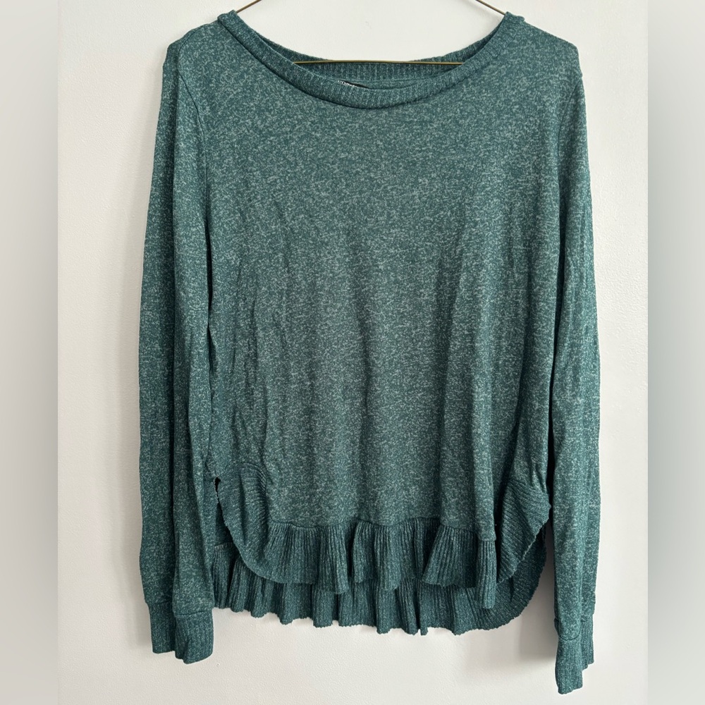 Ruffled Hem Long Sleeve Crewneck Blouse Top in Dark Hunter Green Size Medium